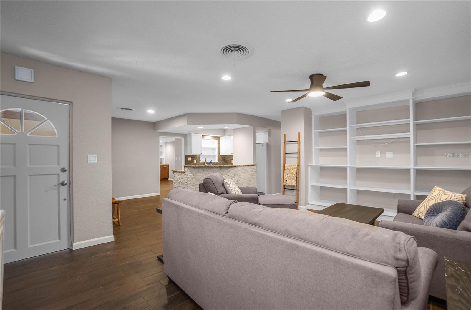 Listing photo id 4 for 1411 19th Street