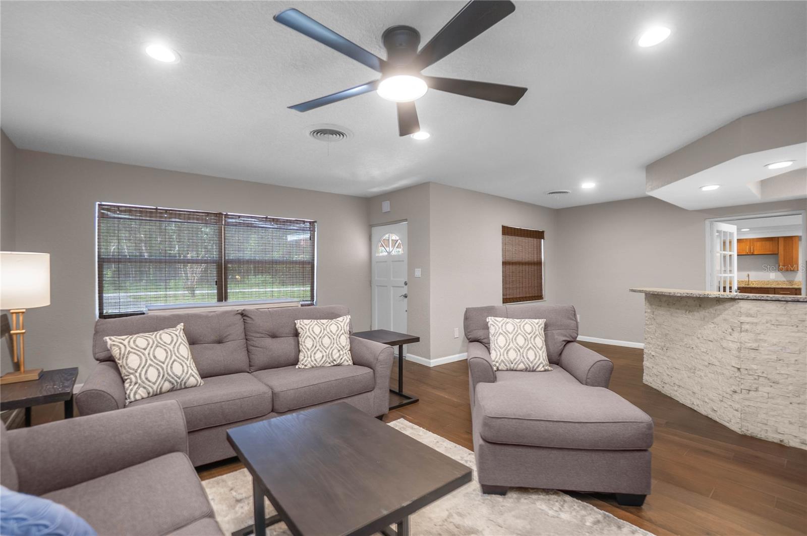 Listing photo id 5 for 1411 19th Street