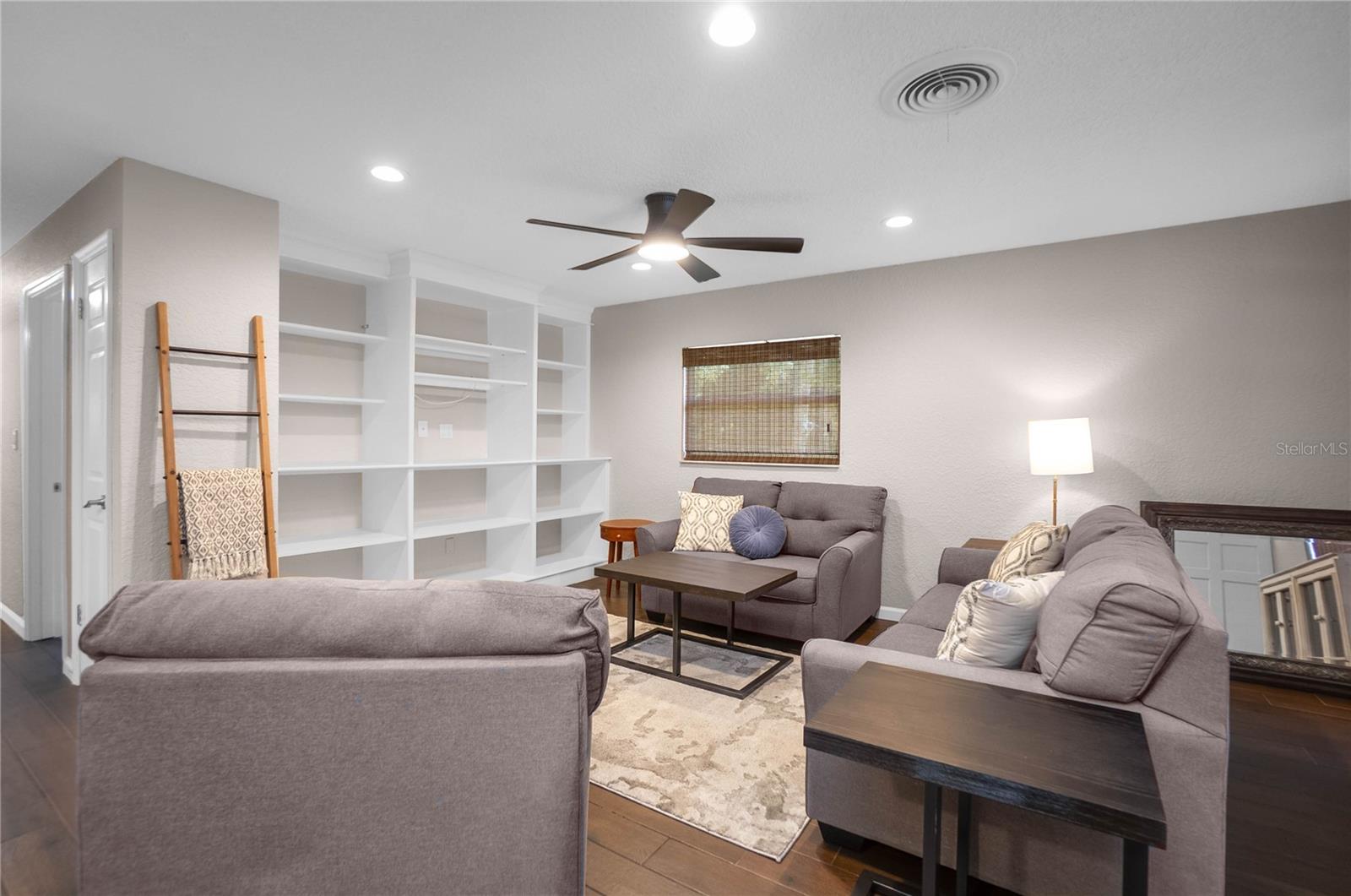 Listing photo id 6 for 1411 19th Street