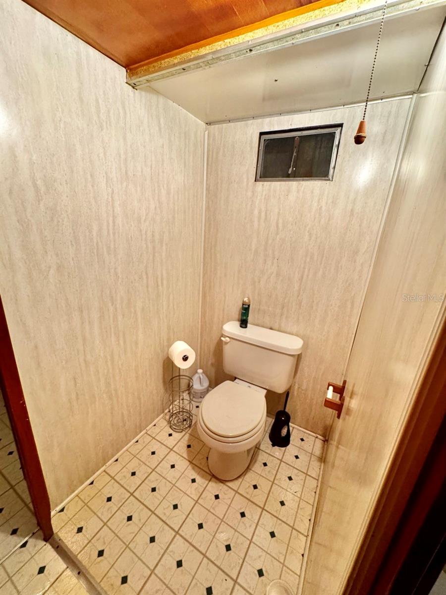 Image 8 of 34 For 15668 238th Street
