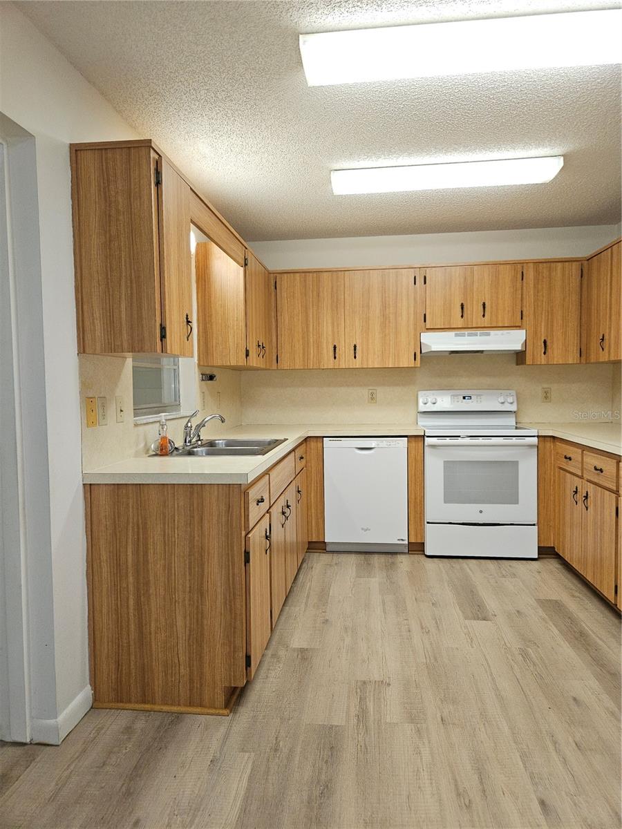 Image 6 of 11 For 8723 93rd Lane B
