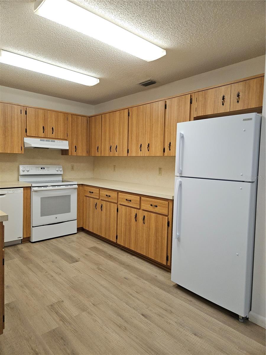 Image 7 of 11 For 8723 93rd Lane B
