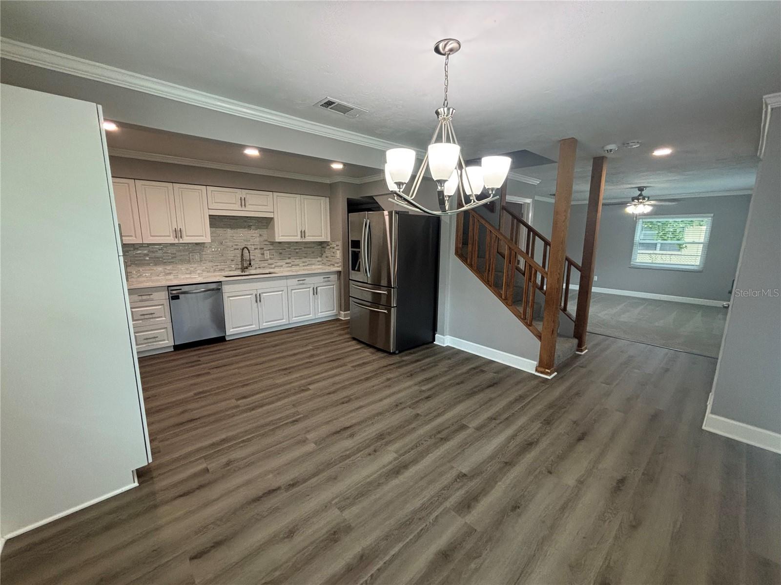 Image 9 of 34 For 6007 29 Terrace