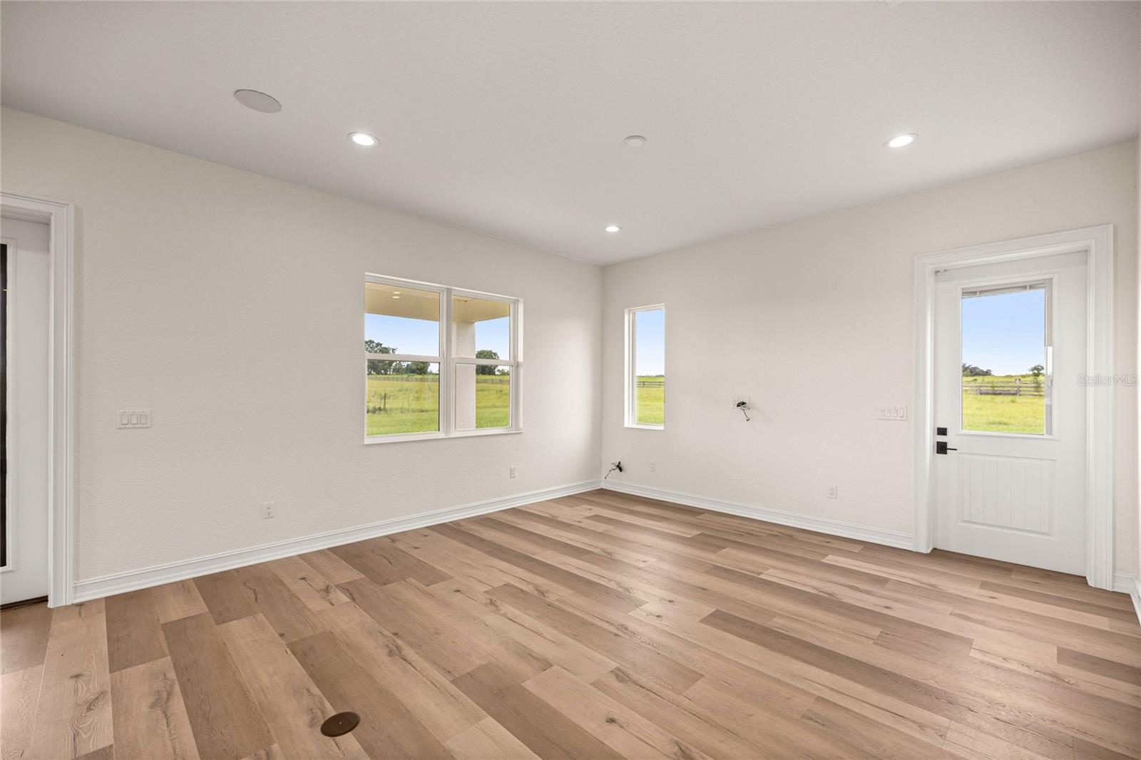 Image 21 of 60 For 21786 27th Street