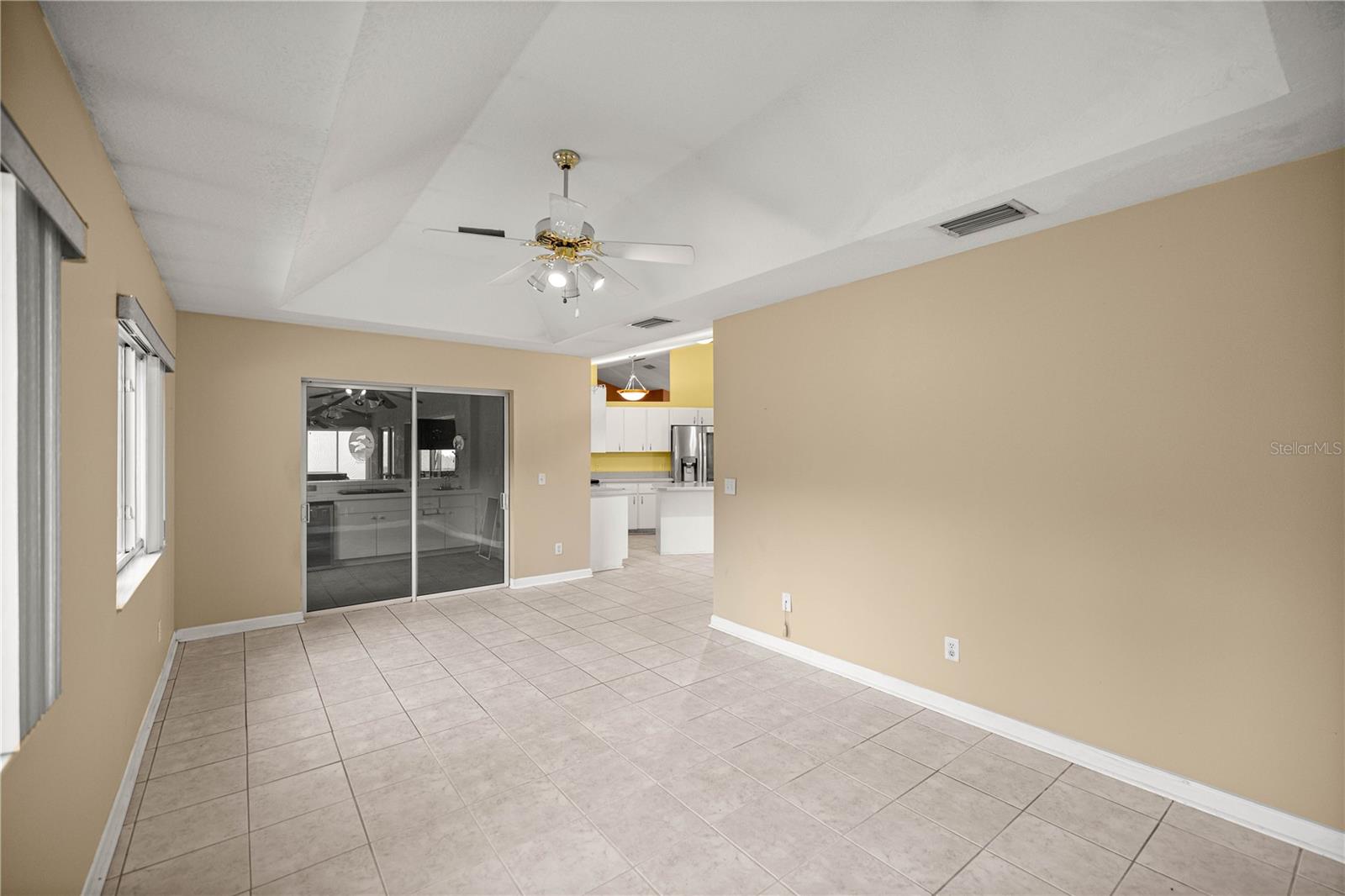Image 13 of 29 For 5552 18th Street