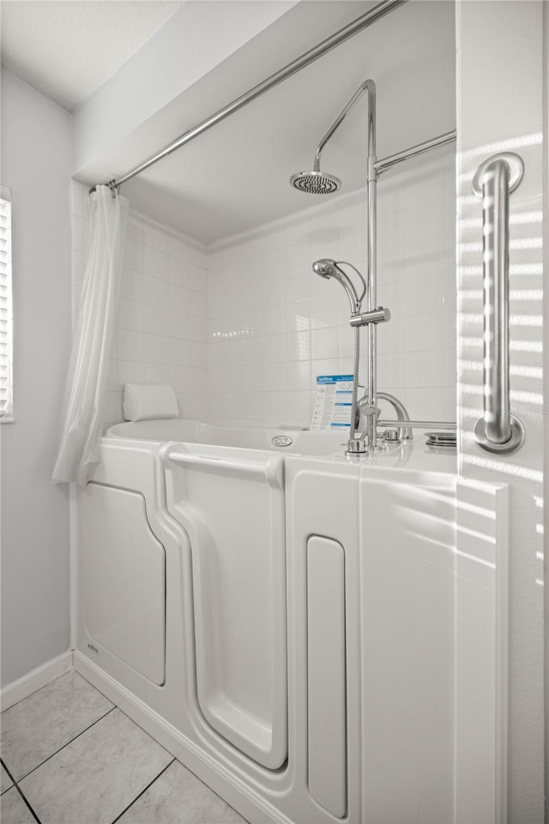 Image 22 of 29 For 5552 18th Street