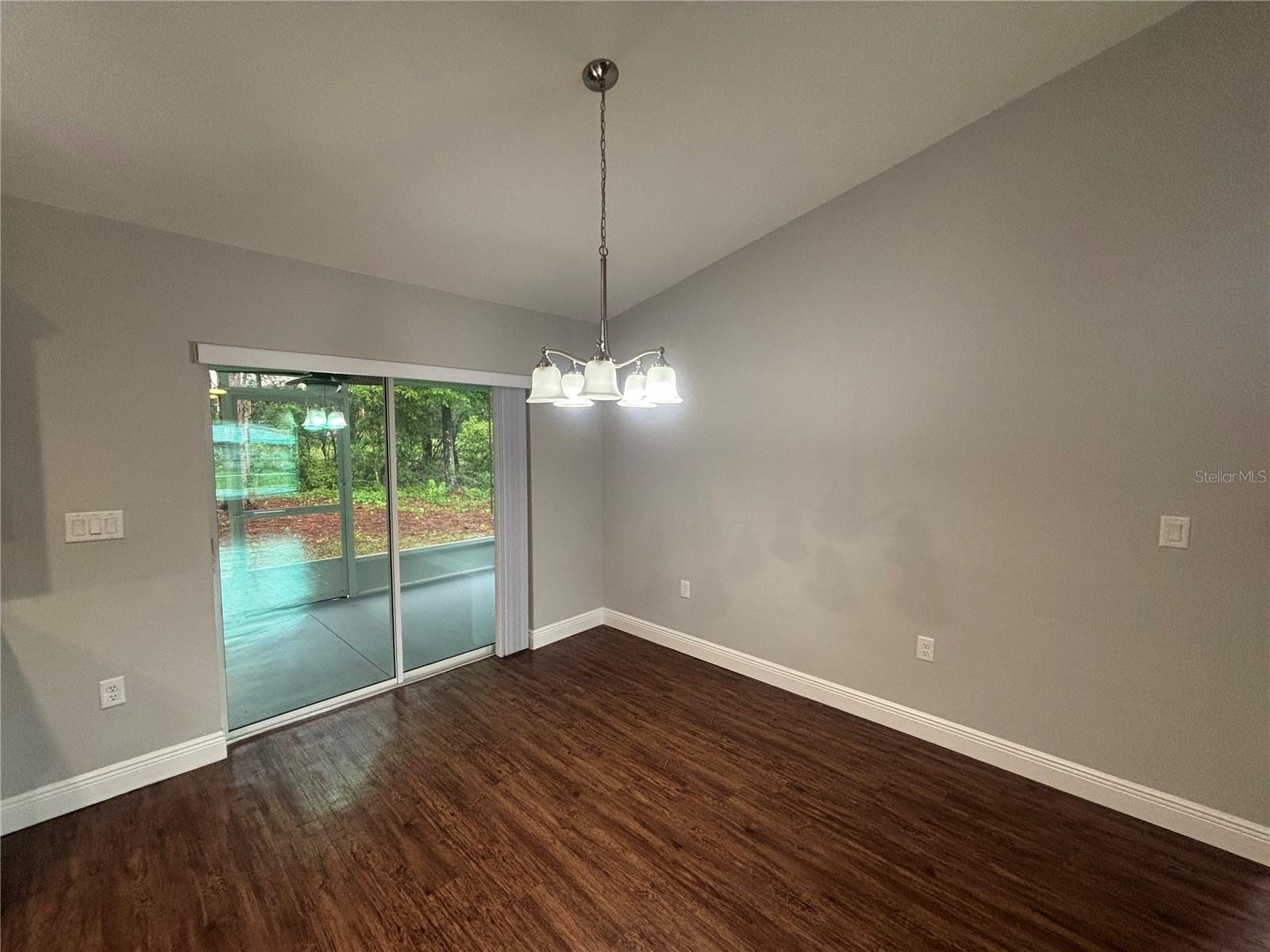 Image 11 of 42 For 8190 Creek Way