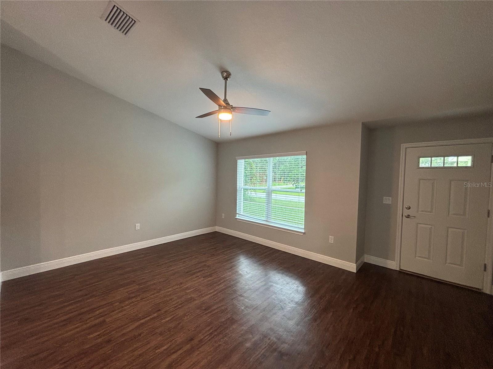 Image 5 of 42 For 8190 Creek Way