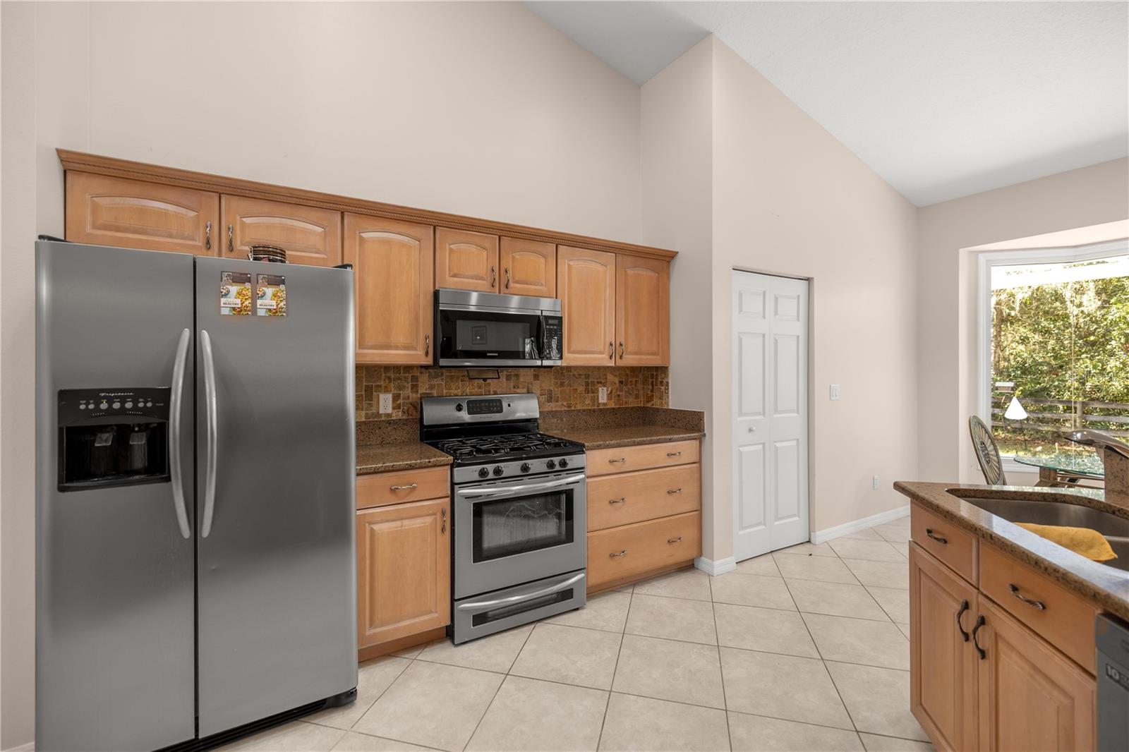 Image 13 of 68 For 19040 88th Avenue Road