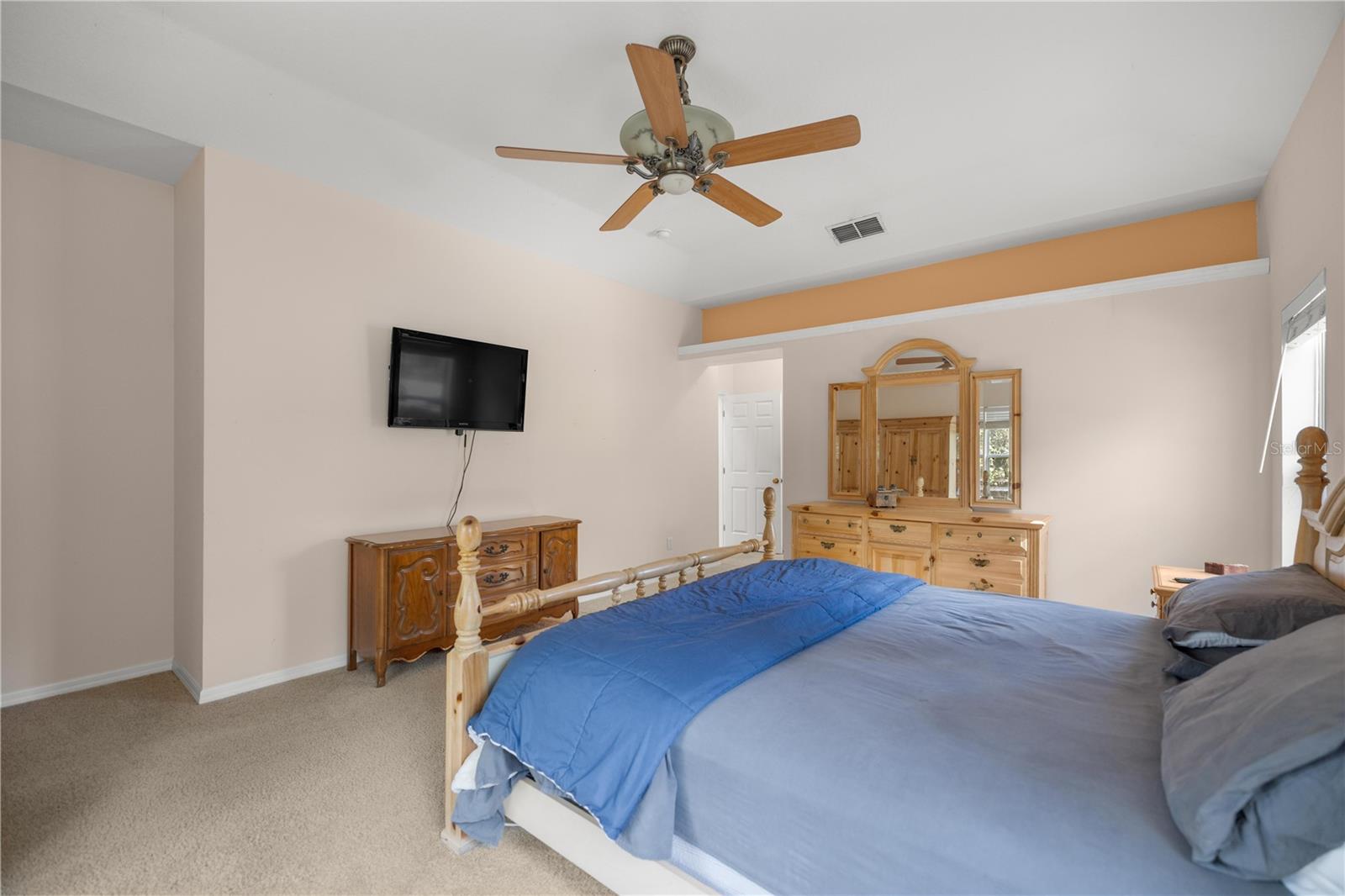 Image 21 of 68 For 19040 88th Avenue Road