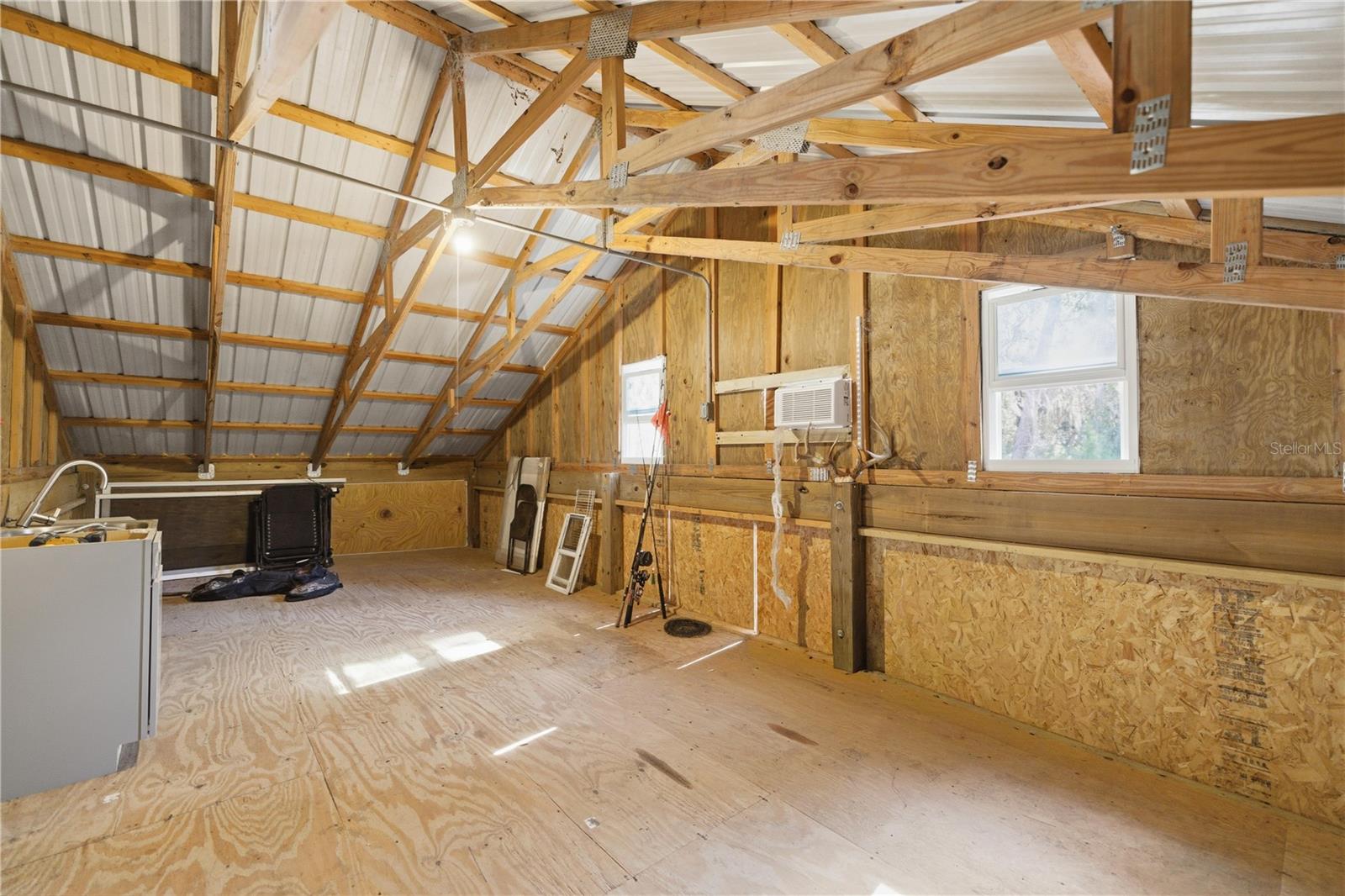 Image 46 of 68 For 19040 88th Avenue Road