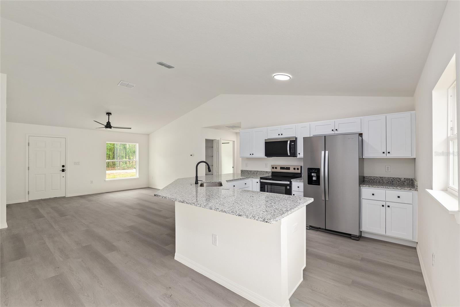 Image 13 of 34 For 24400 Banyan Lane