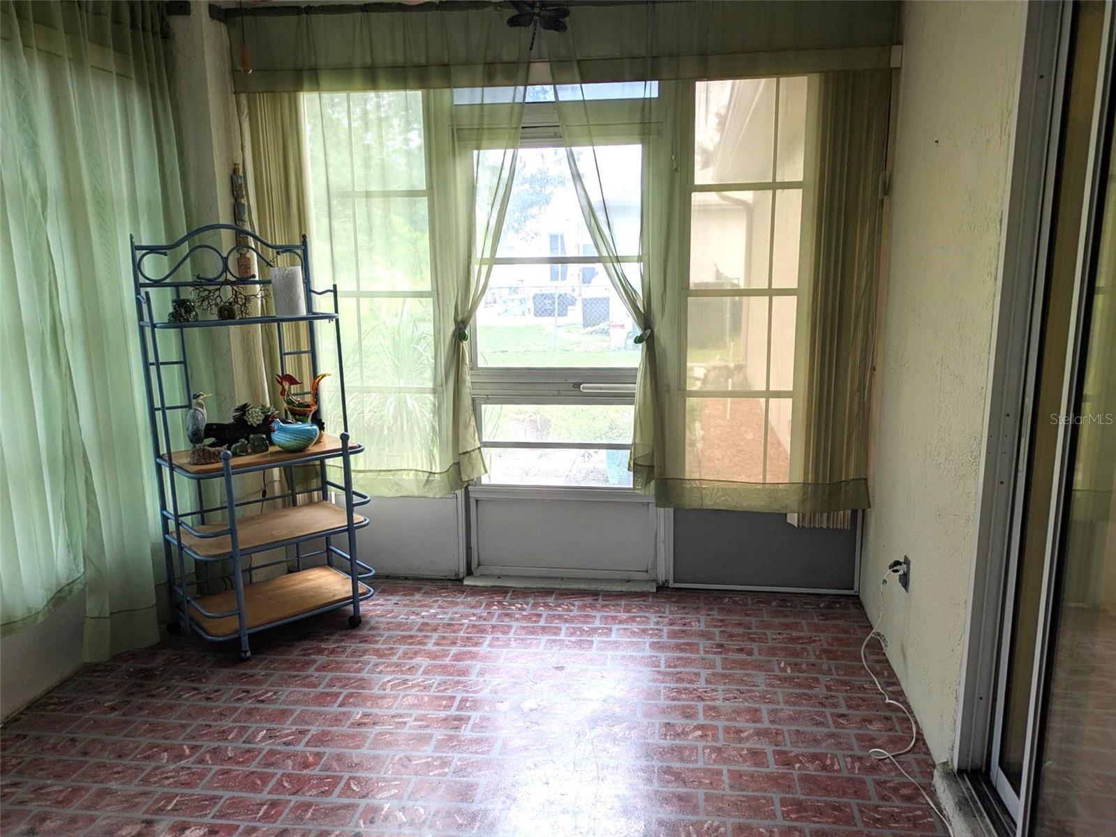 Image 11 of 25 For 6136 100th Loop