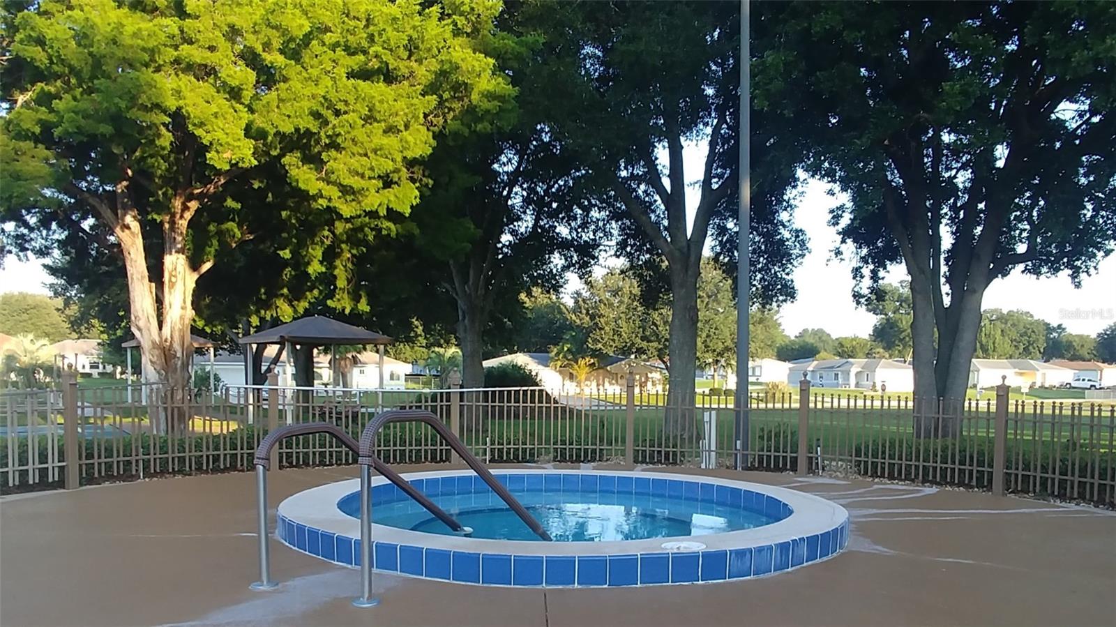 Image 18 of 25 For 6136 100th Loop