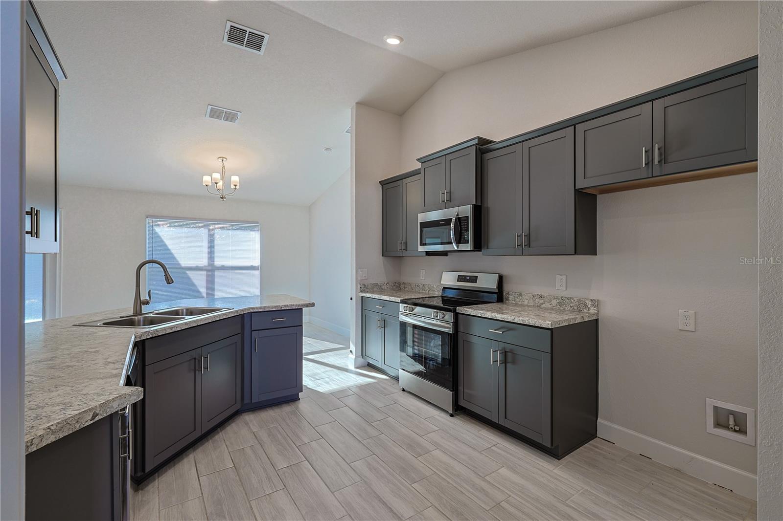 Image 13 of 40 For 10939 41st Avenue