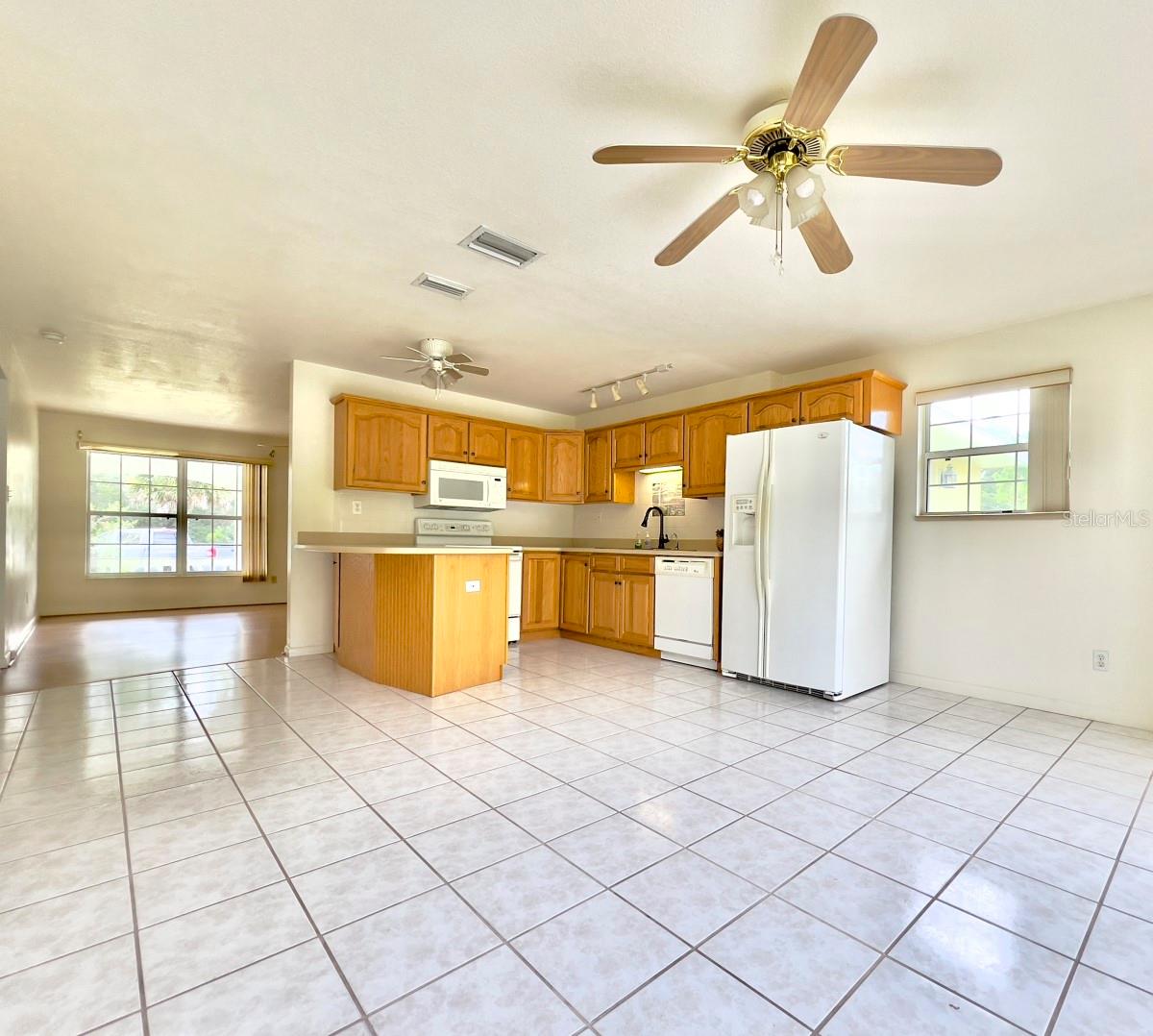 Image 15 of 46 For 23061 Nautilus Boulevard