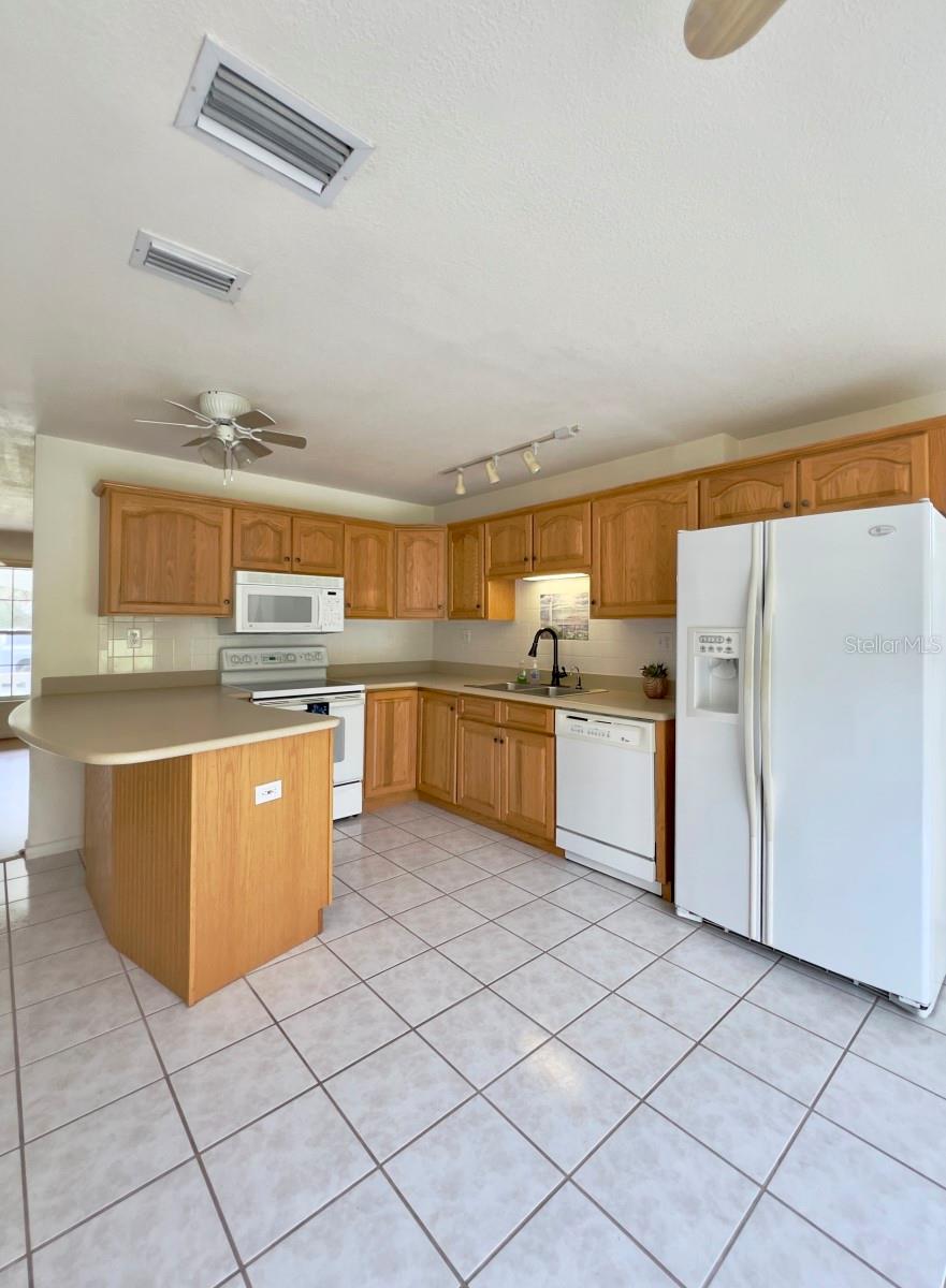 Image 16 of 46 For 23061 Nautilus Boulevard