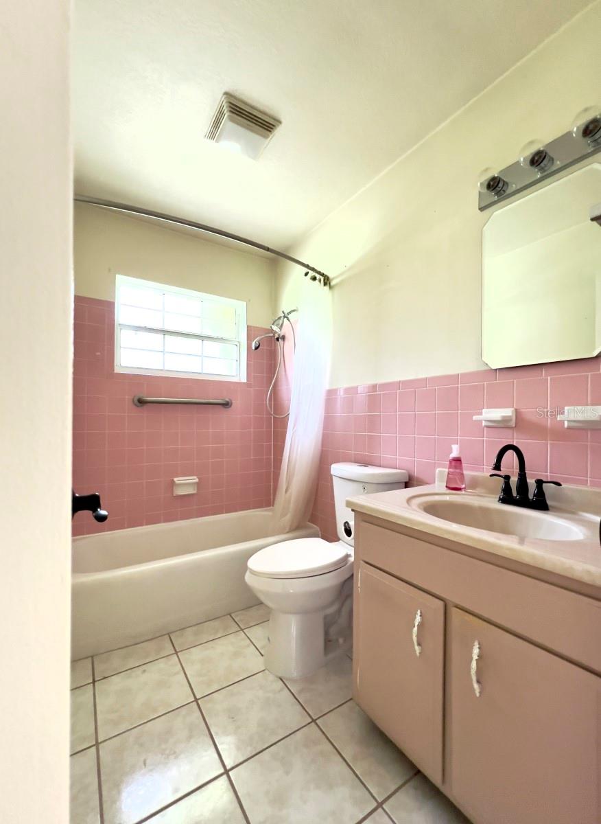 Image 21 of 46 For 23061 Nautilus Boulevard