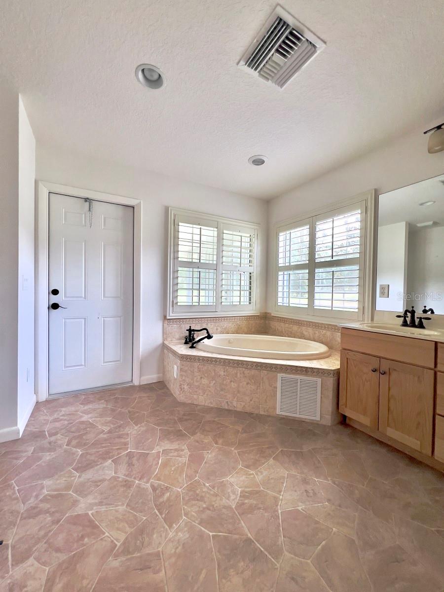 Image 30 of 46 For 23061 Nautilus Boulevard