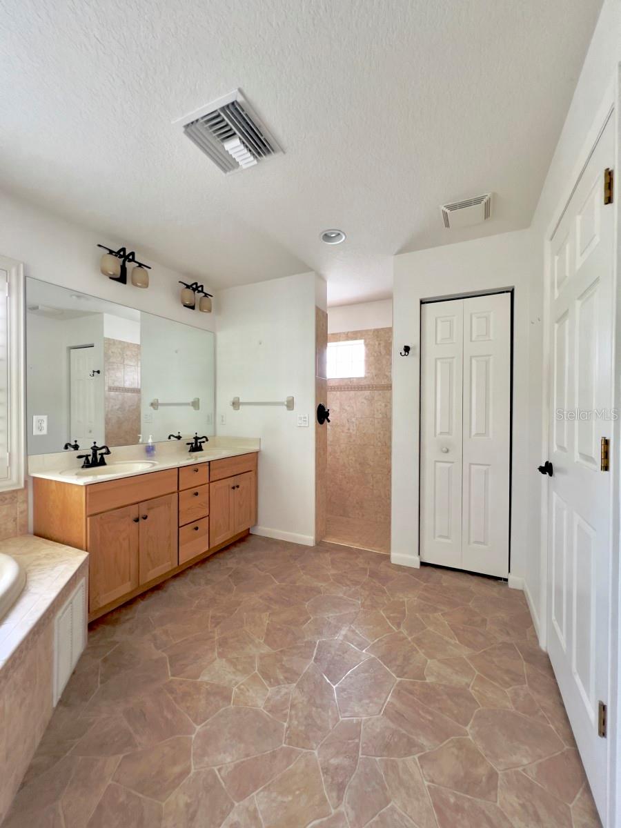 Image 33 of 46 For 23061 Nautilus Boulevard