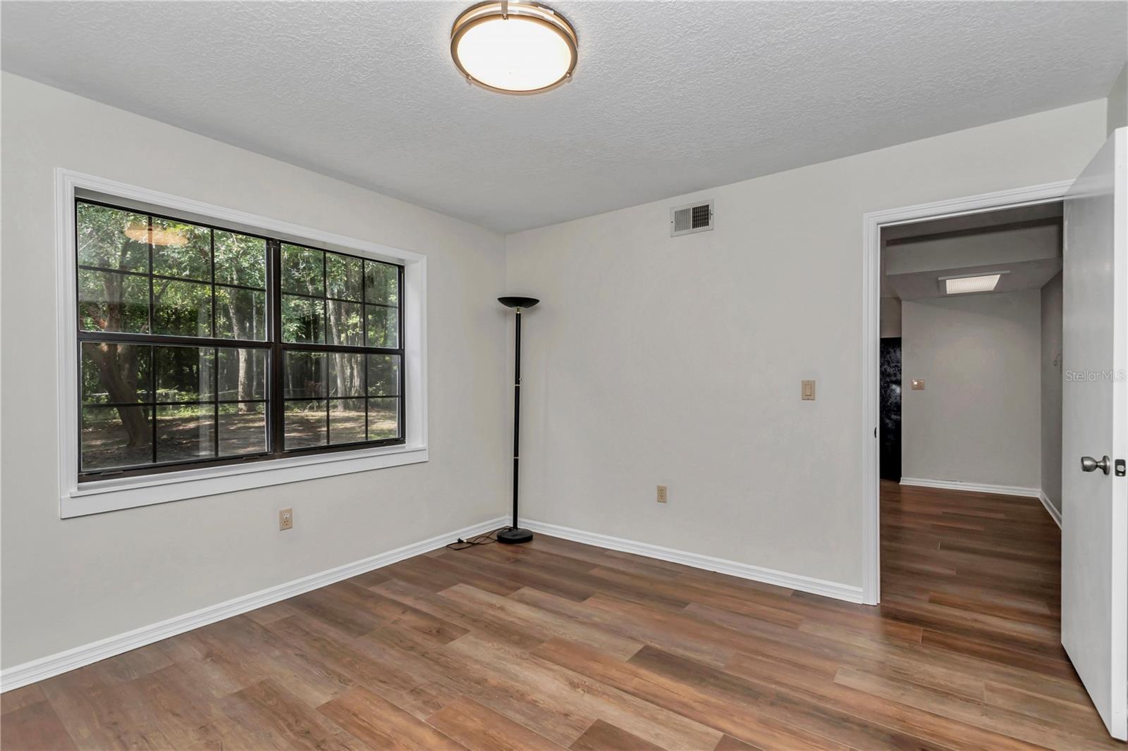 Image 19 of 60 For 8470 186th Street