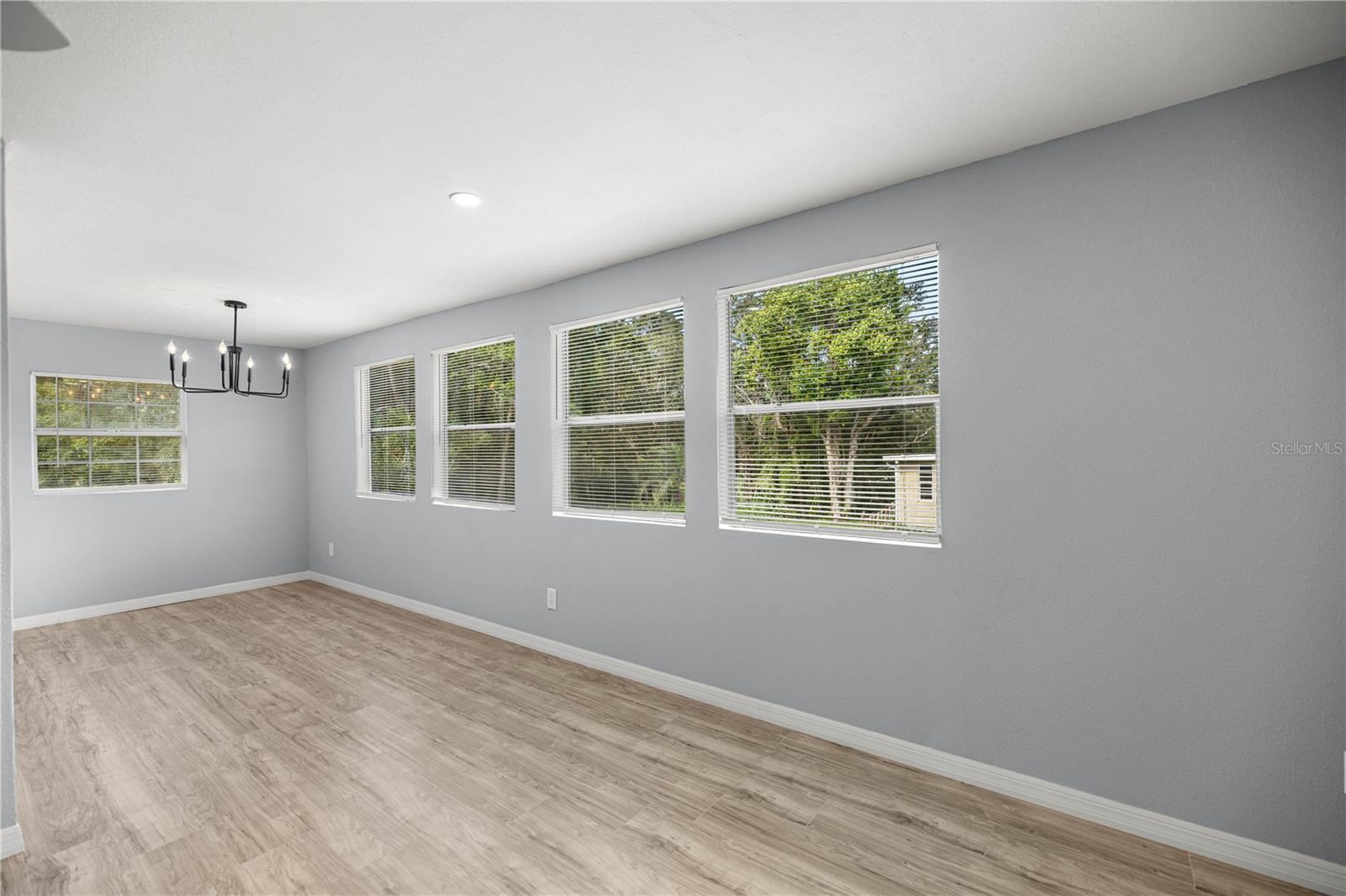 Image 12 of 37 For 2800 Mars Street
