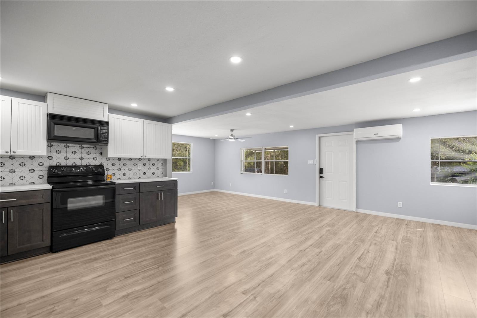 Image 6 of 37 For 2800 Mars Street