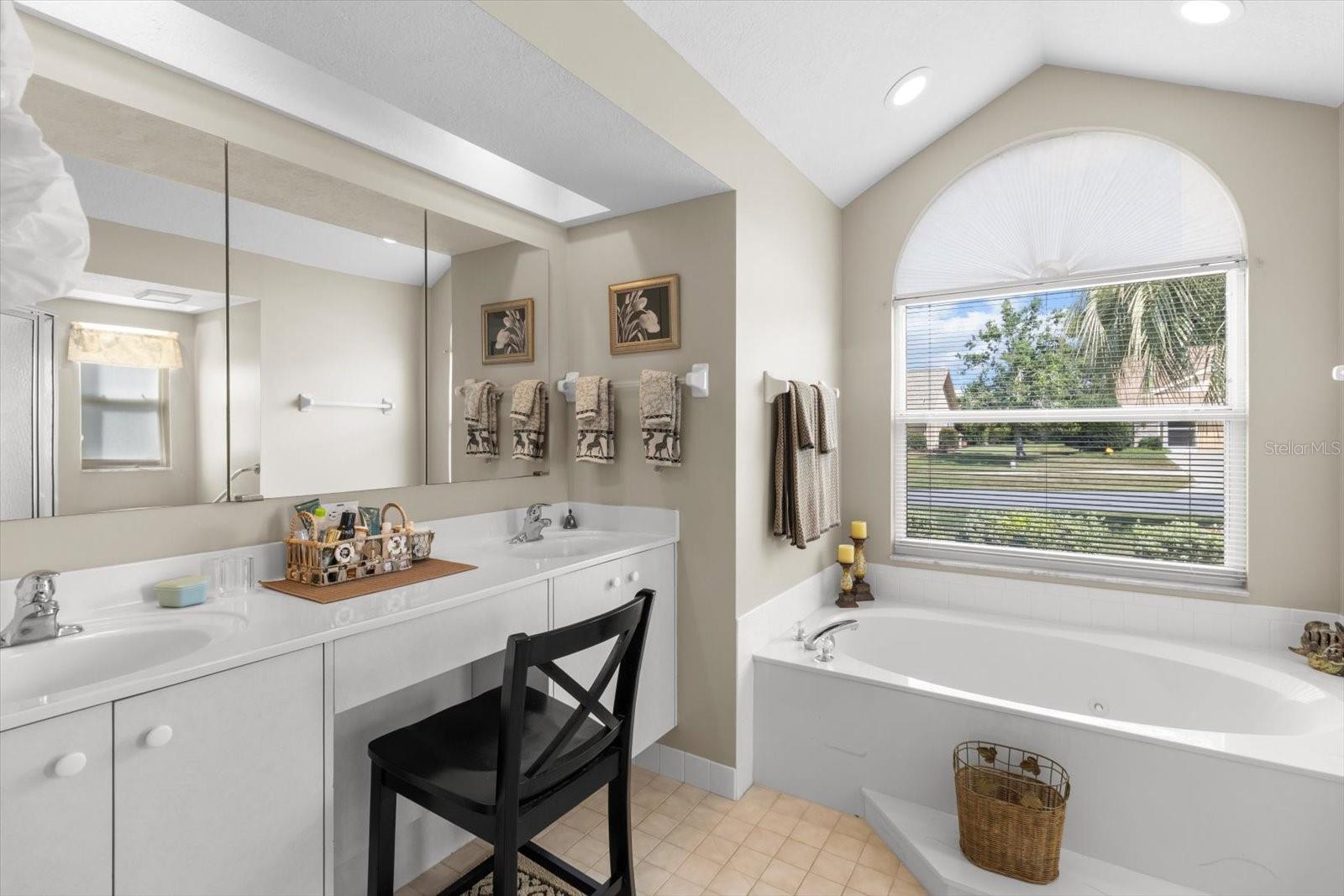 Image 16 of 49 For 6120 Misty Oak Terrace