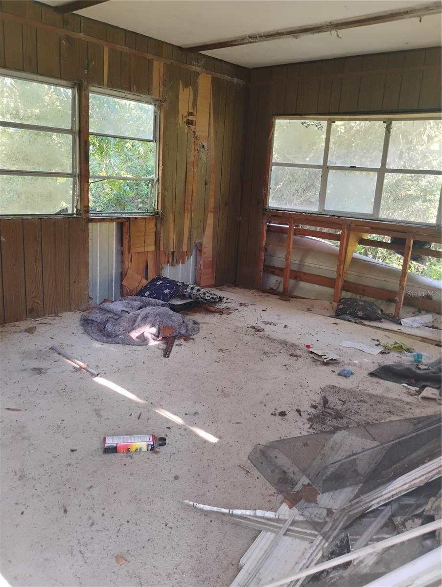 Image 3 of 9 For 2151 118th Avenue Road