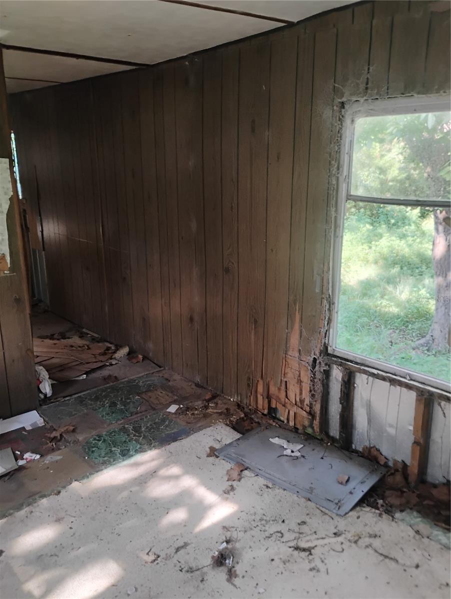 Image 6 of 9 For 2151 118th Avenue Road