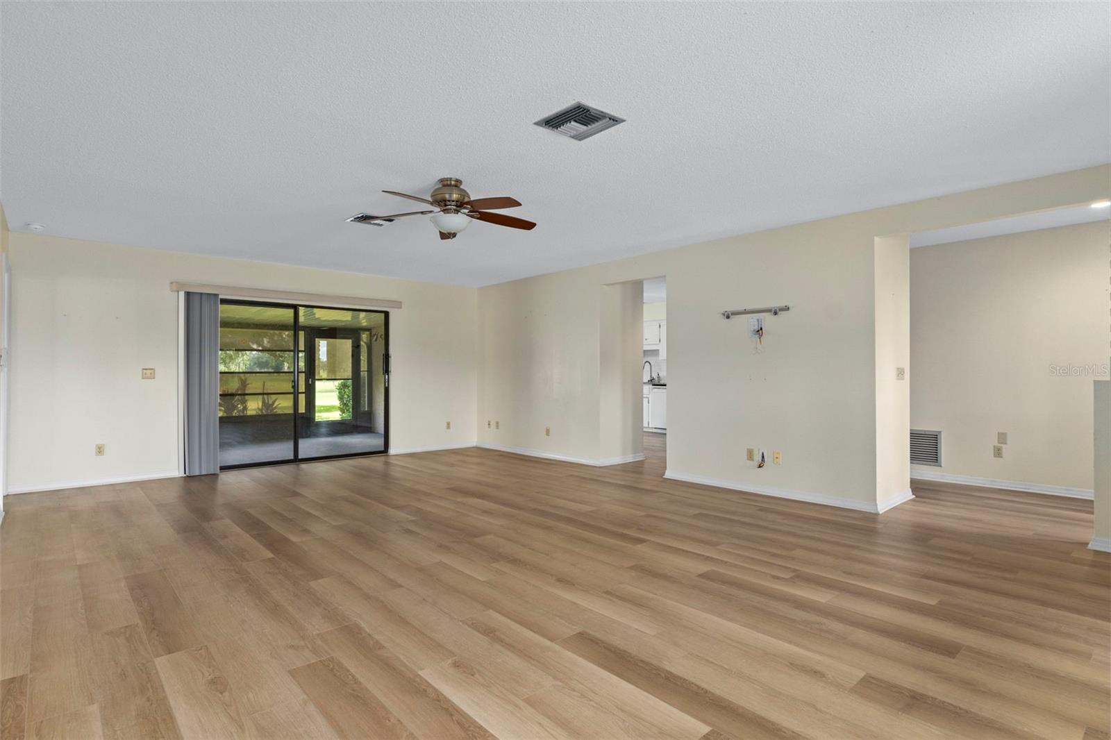 Image 16 of 49 For 8505 Sandpiper Drive