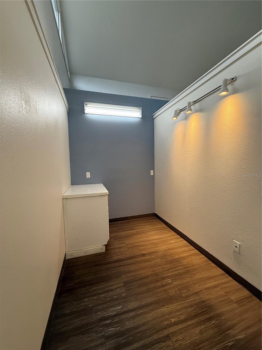 Image 16 of 19 For 2910 3rd Court B