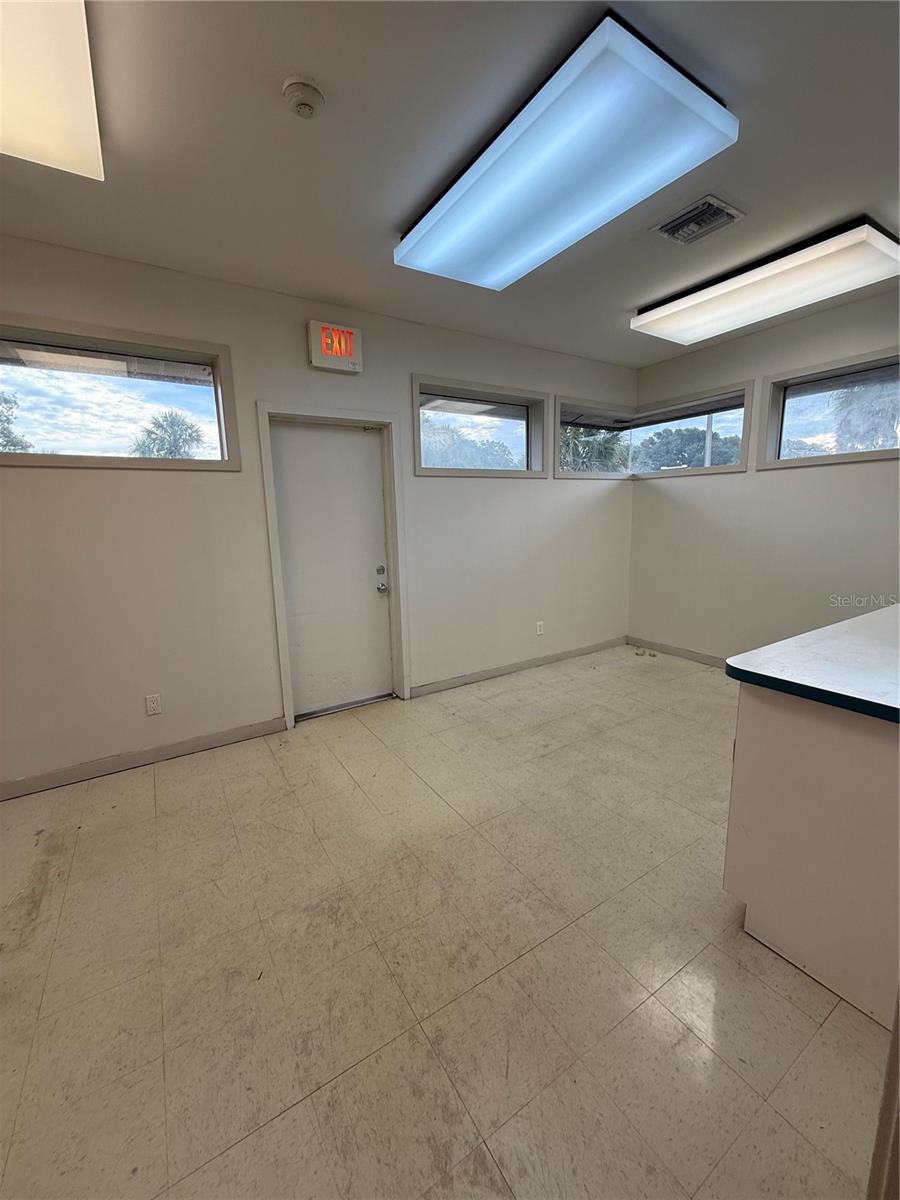 Image 6 of 19 For 2910 3rd Court B