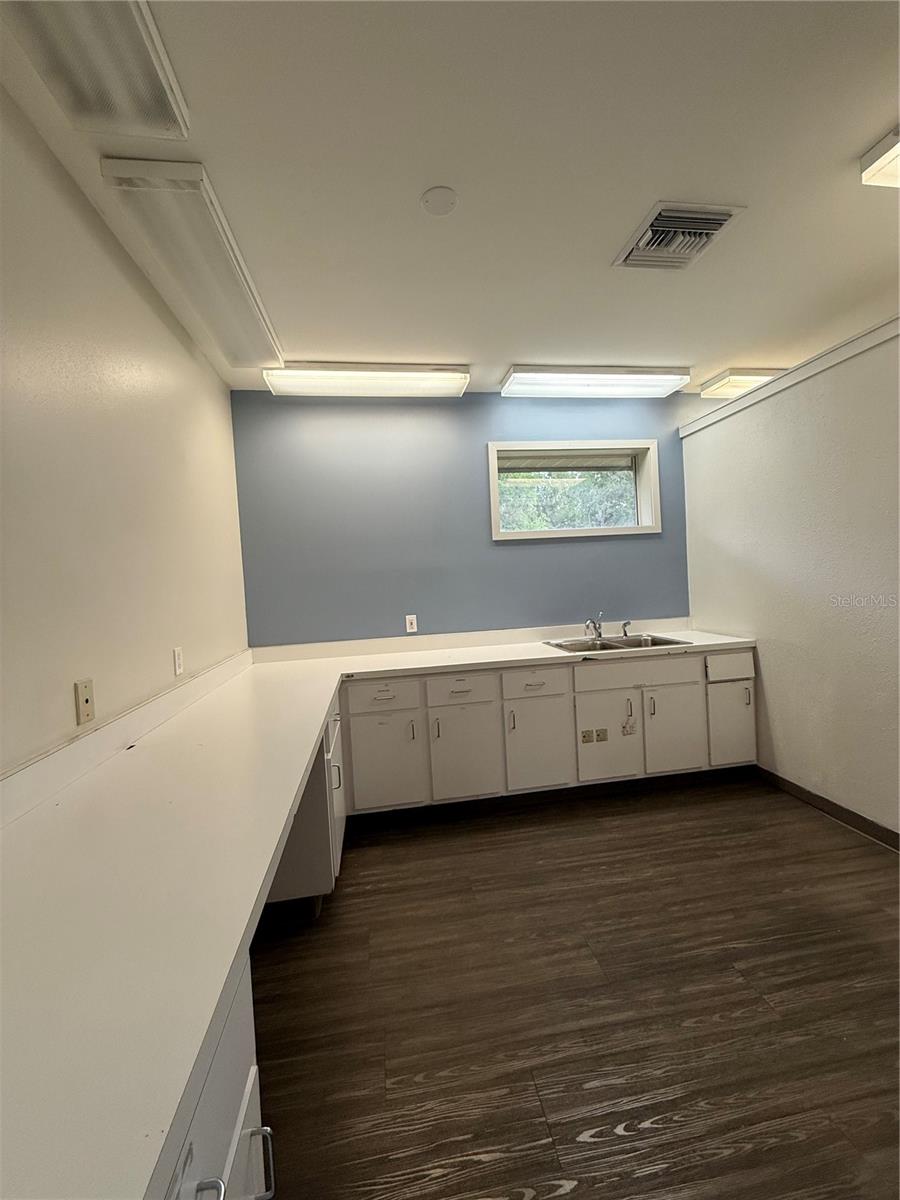 Image 9 of 19 For 2910 3rd Court B