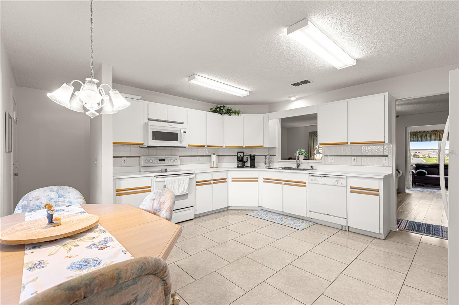 Image 14 of 47 For 9790 99th Avenue