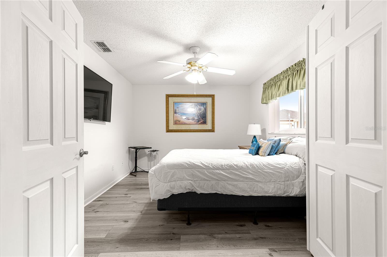 Image 22 of 47 For 9790 99th Avenue