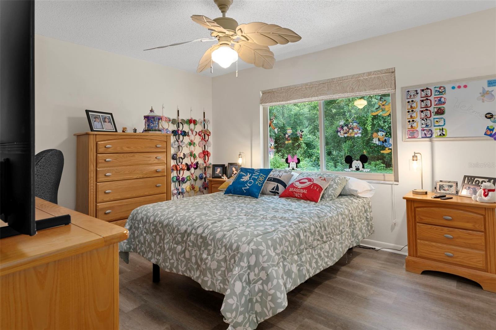 Listing photo id 21 for 16 Foxgreen Court