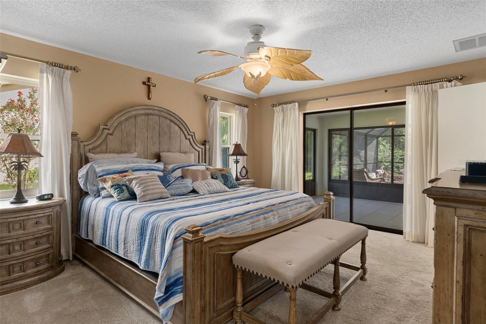 Listing photo id 27 for 16 Foxgreen Court