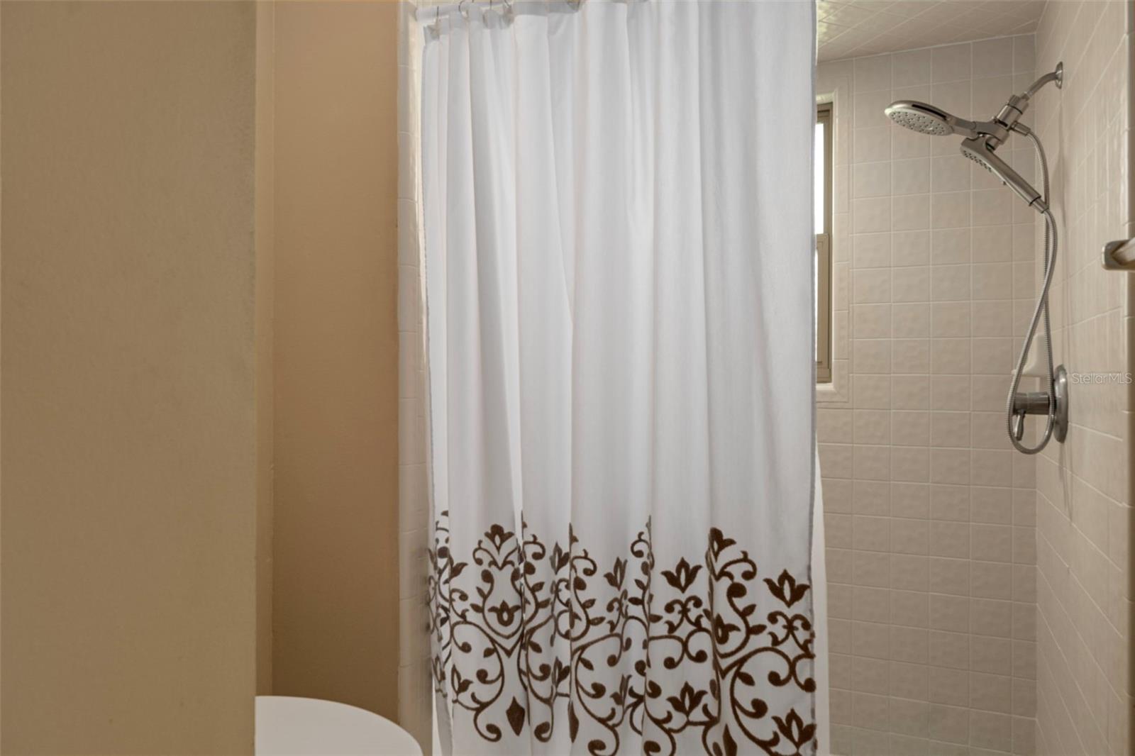 Listing photo id 29 for 16 Foxgreen Court