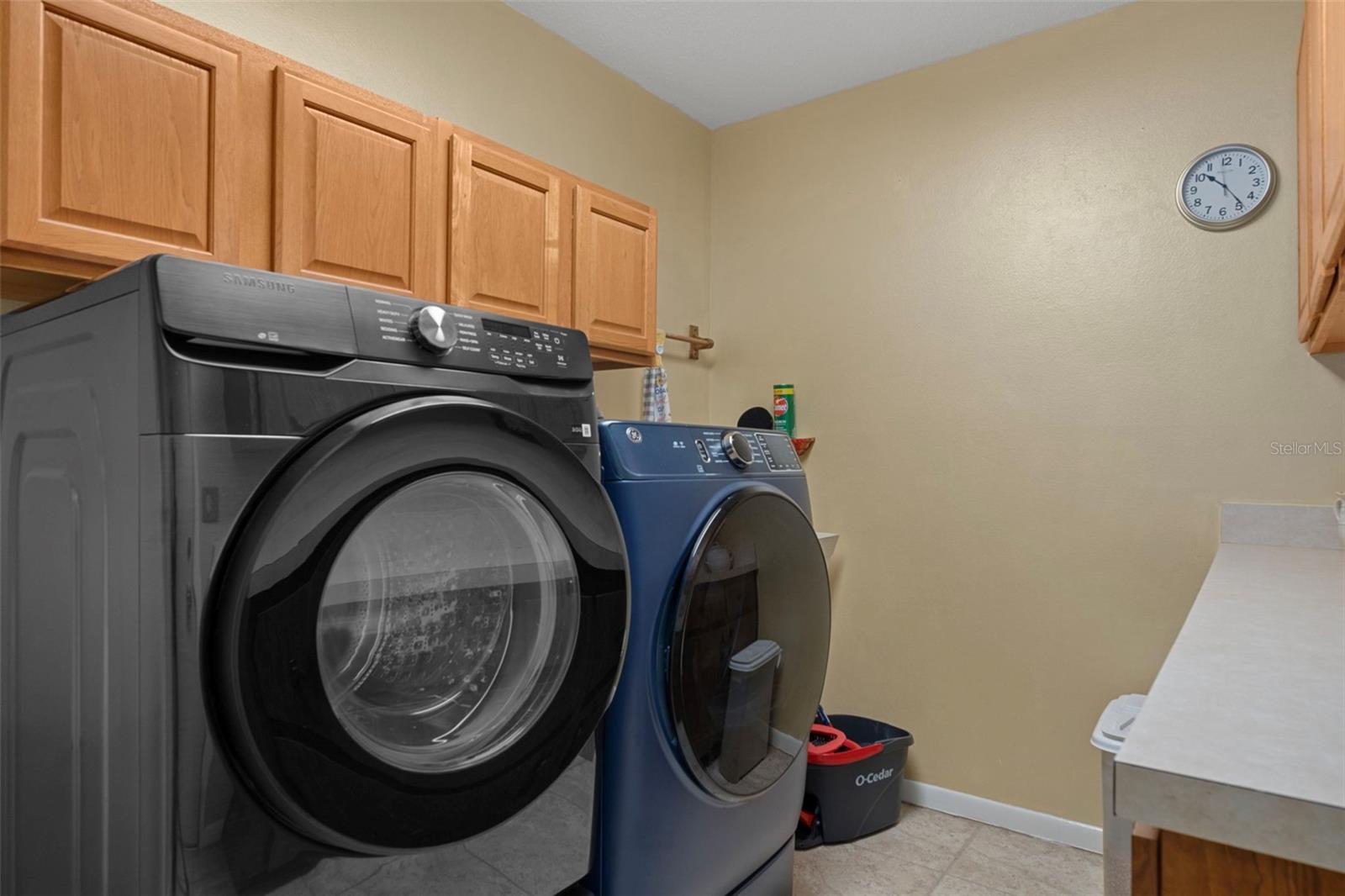 Listing photo id 31 for 16 Foxgreen Court