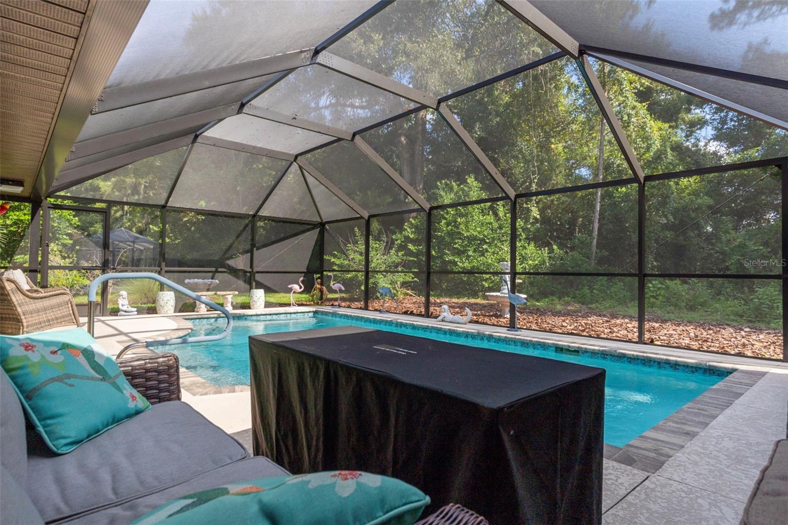 Listing photo id 38 for 16 Foxgreen Court