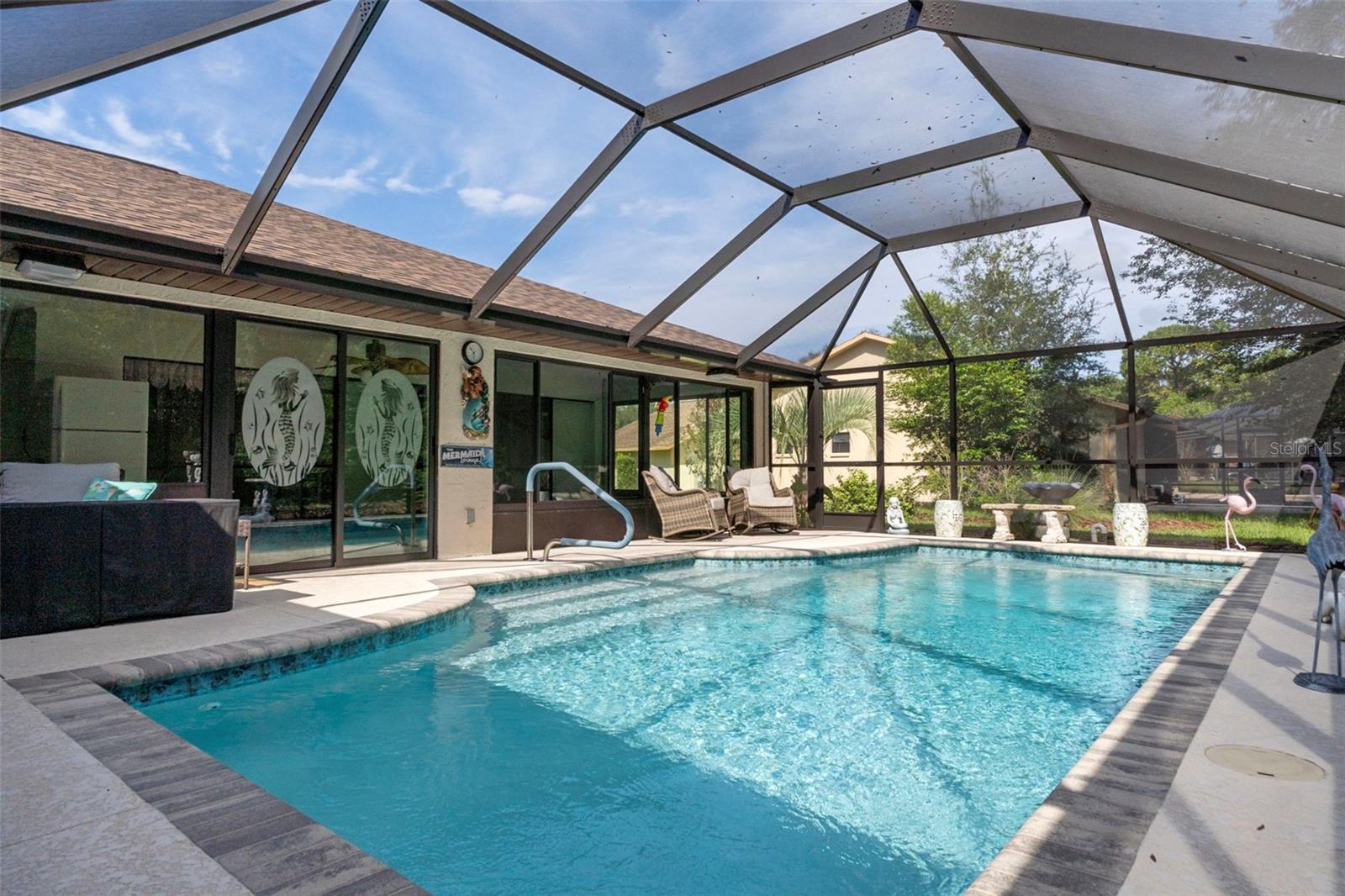 Listing photo id 39 for 16 Foxgreen Court