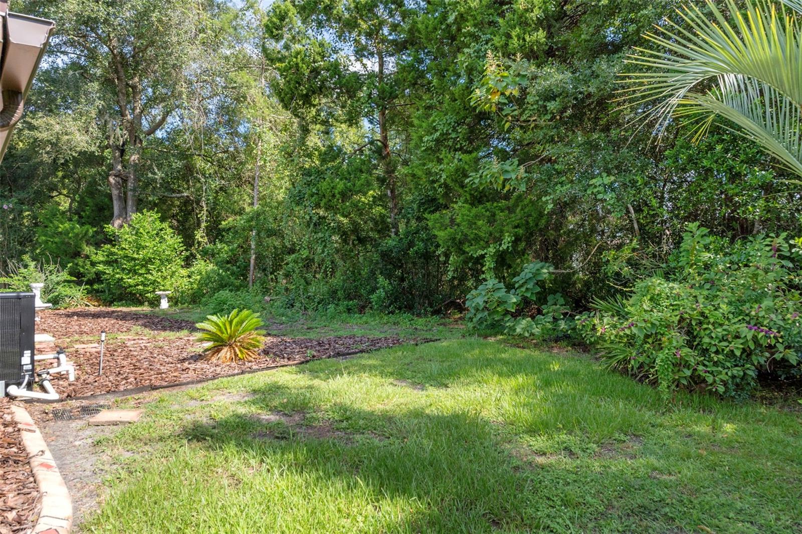 Listing photo id 40 for 16 Foxgreen Court