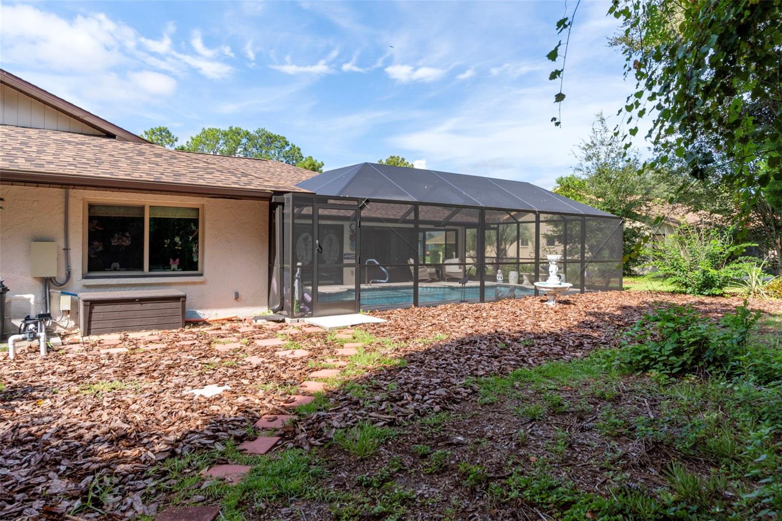 Listing photo id 42 for 16 Foxgreen Court