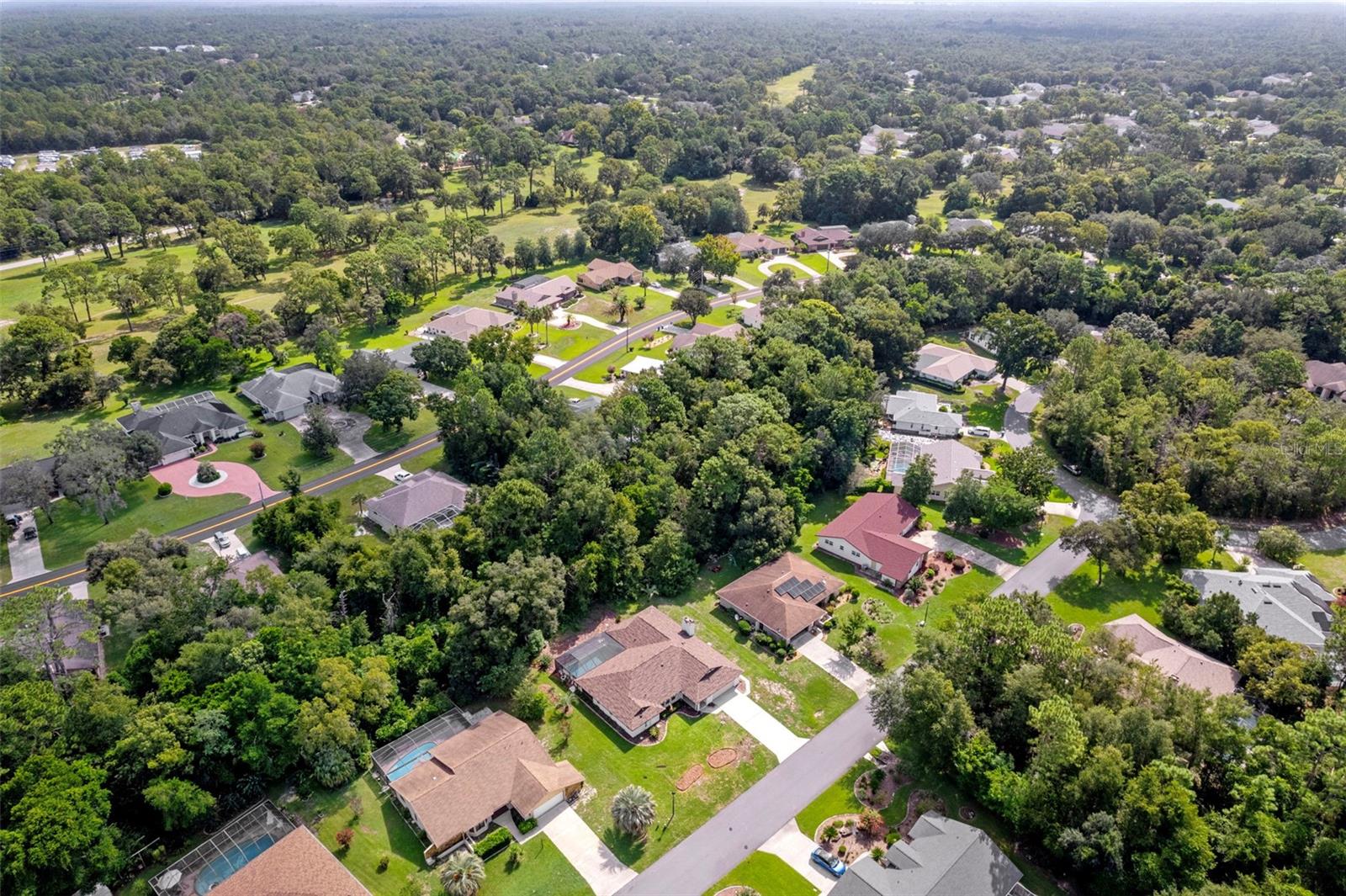 Listing photo id 44 for 16 Foxgreen Court