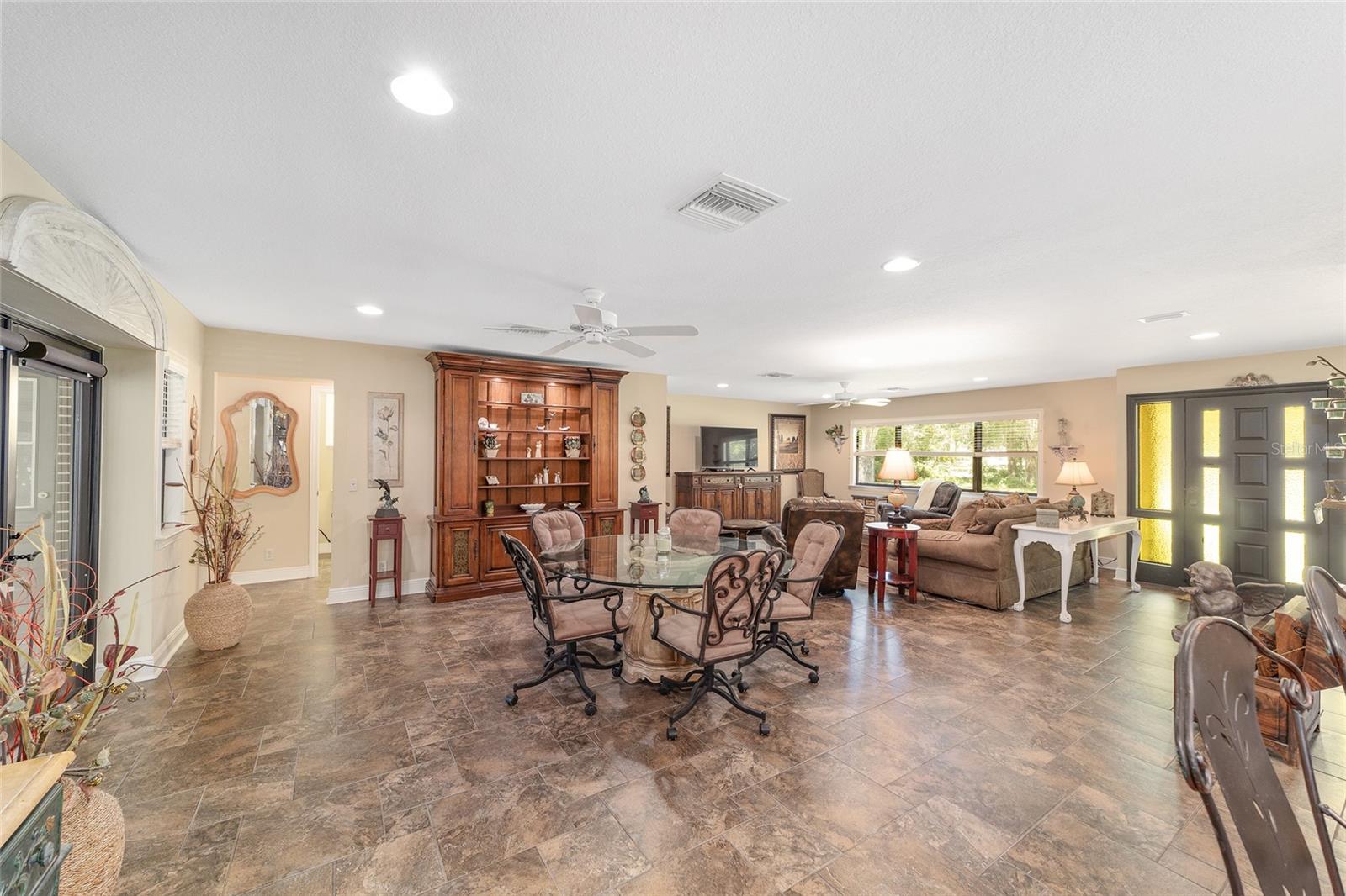 Listing photo id 14 for 3200 97th Street Road