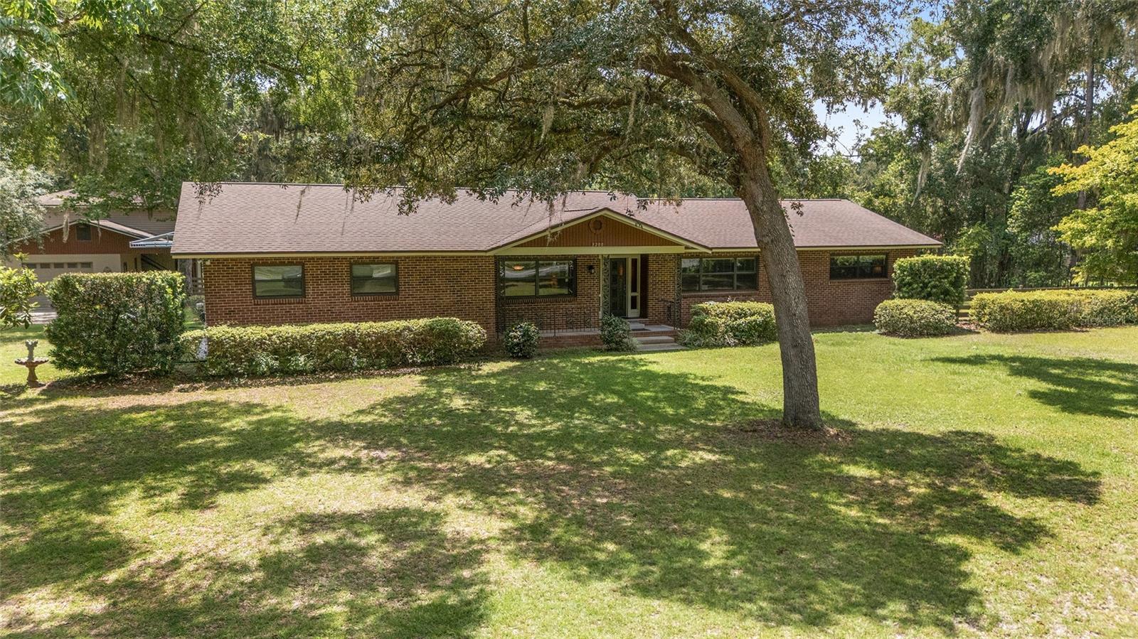Listing photo id 0 for 3200 97th Street Road