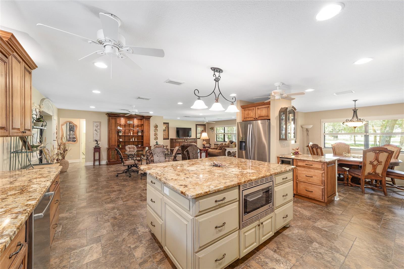 Listing photo id 20 for 3200 97th Street Road