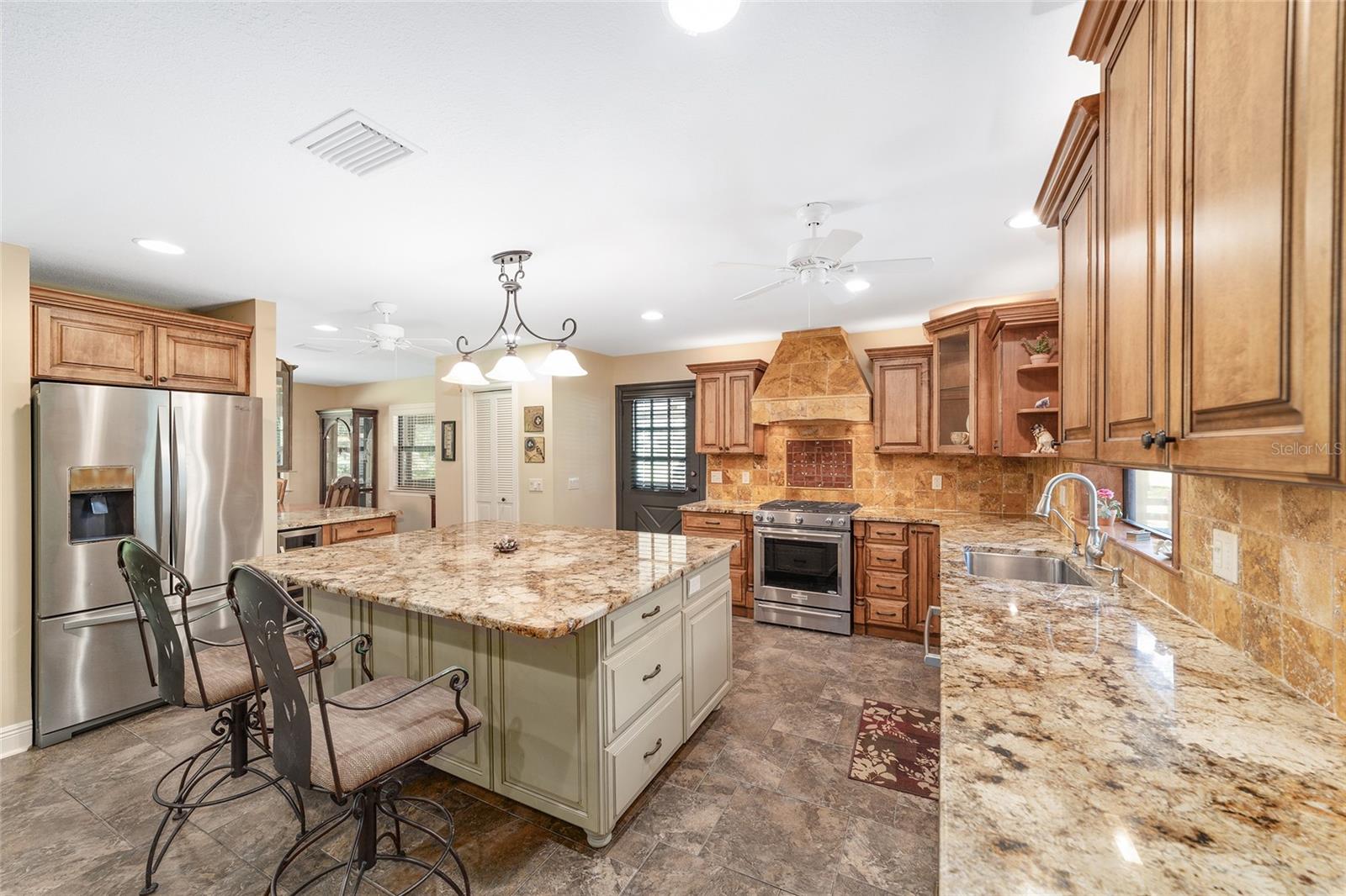 Listing photo id 21 for 3200 97th Street Road