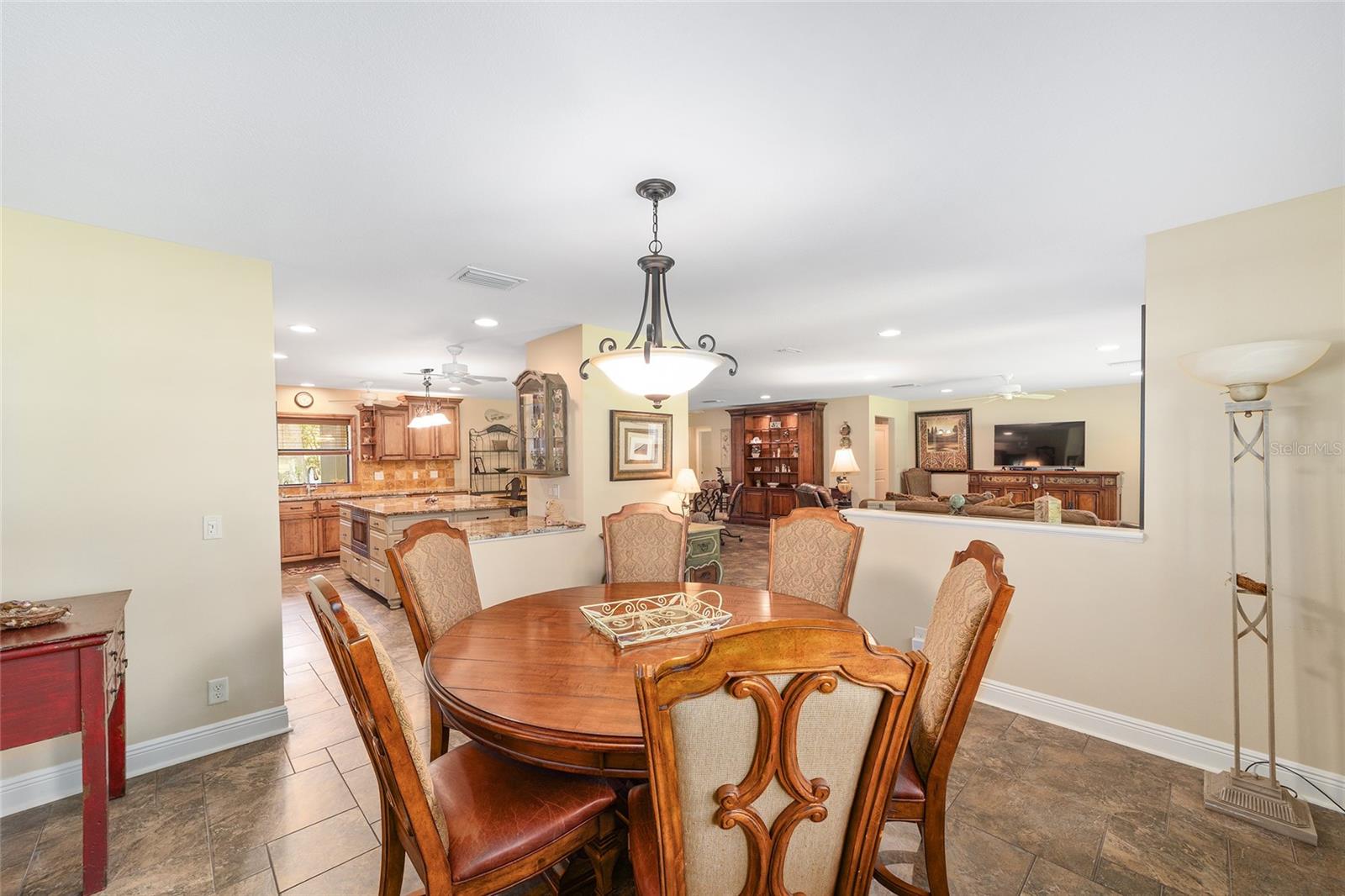 Listing photo id 23 for 3200 97th Street Road